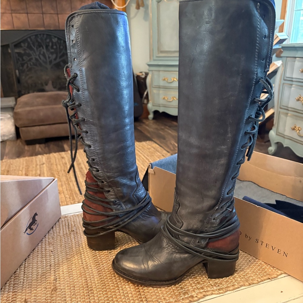 Freebird By Steven Coal Boots in black